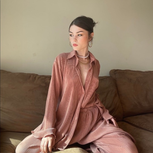 BNWOT Daphale Harper Shirt - Picture 2 of 5